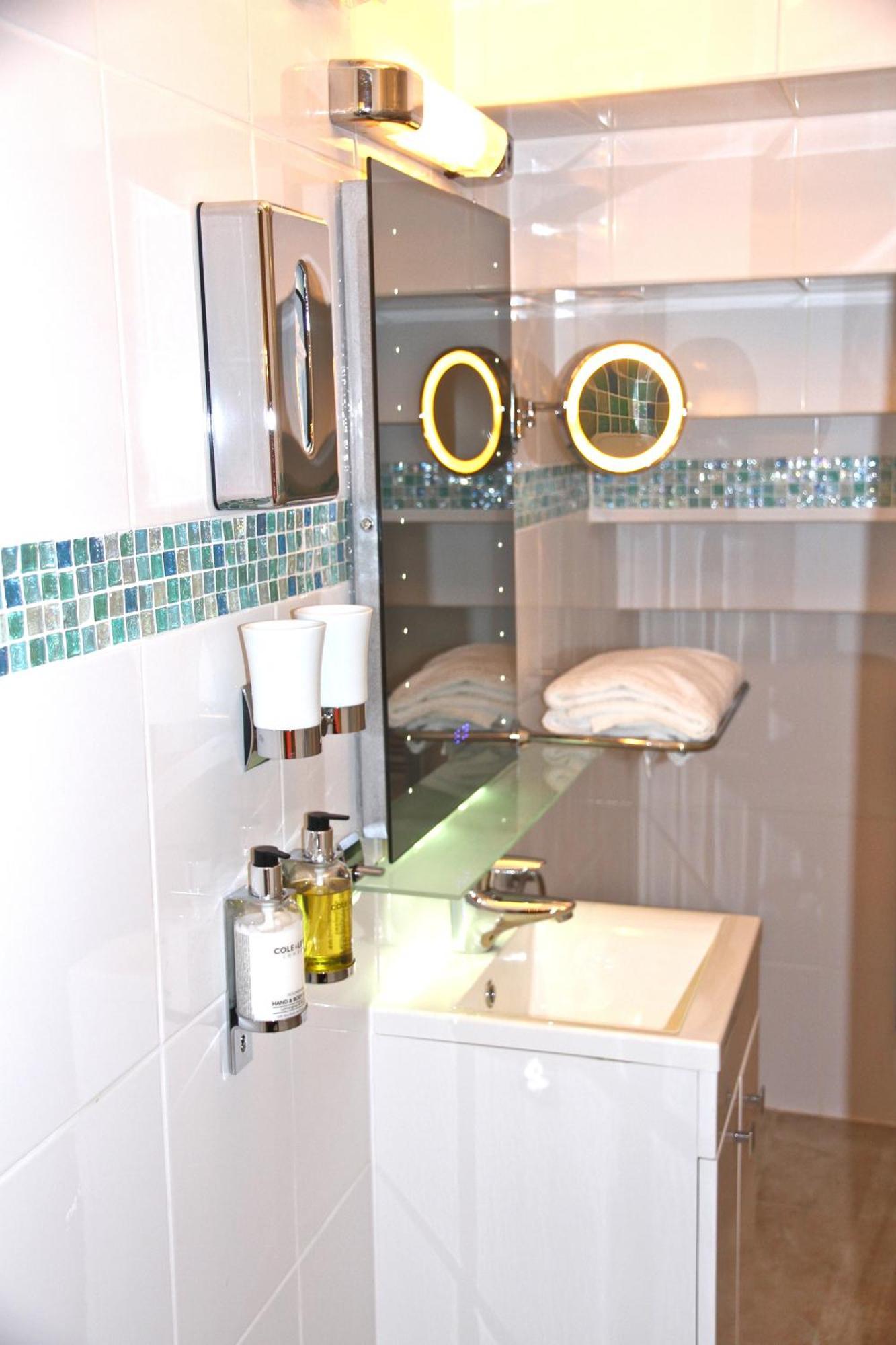 Crompton Guest House Hounslow Ngoại thất bức ảnh