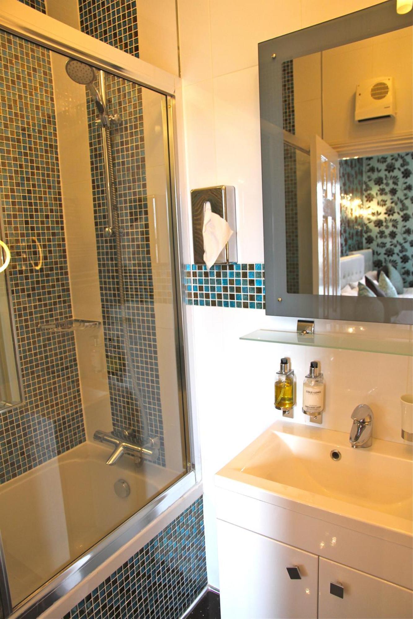 Crompton Guest House Hounslow Ngoại thất bức ảnh