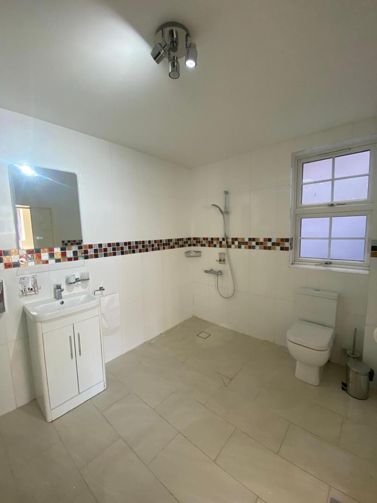 Crompton Guest House Hounslow Ngoại thất bức ảnh