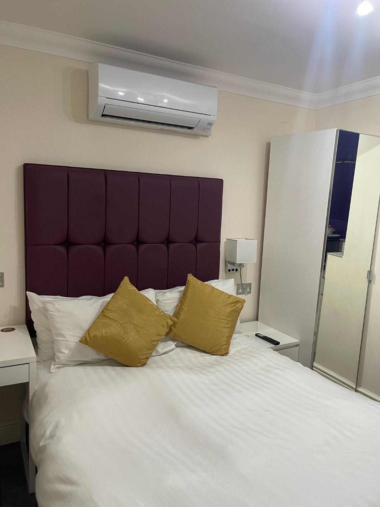 Crompton Guest House Hounslow Ngoại thất bức ảnh