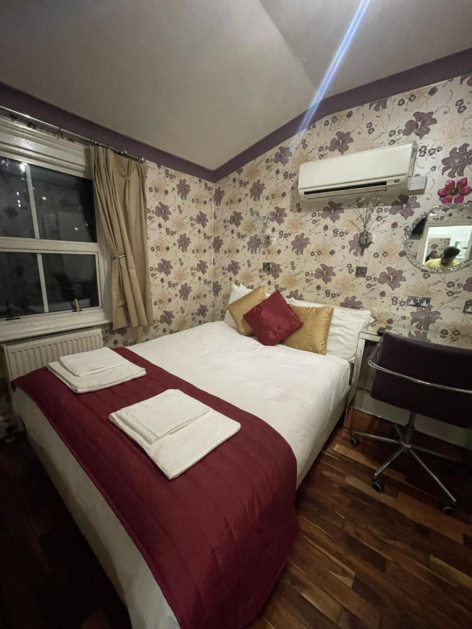 Crompton Guest House Hounslow Ngoại thất bức ảnh