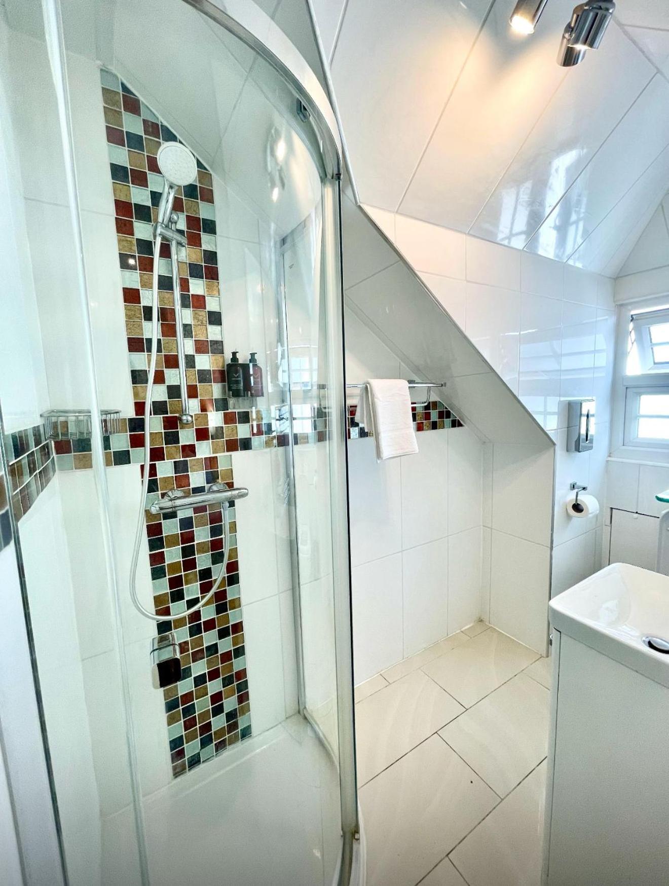 Crompton Guest House Hounslow Ngoại thất bức ảnh