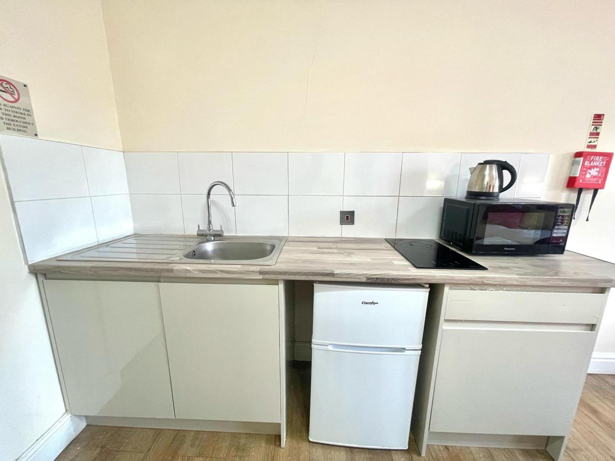 Crompton Guest House Hounslow Ngoại thất bức ảnh