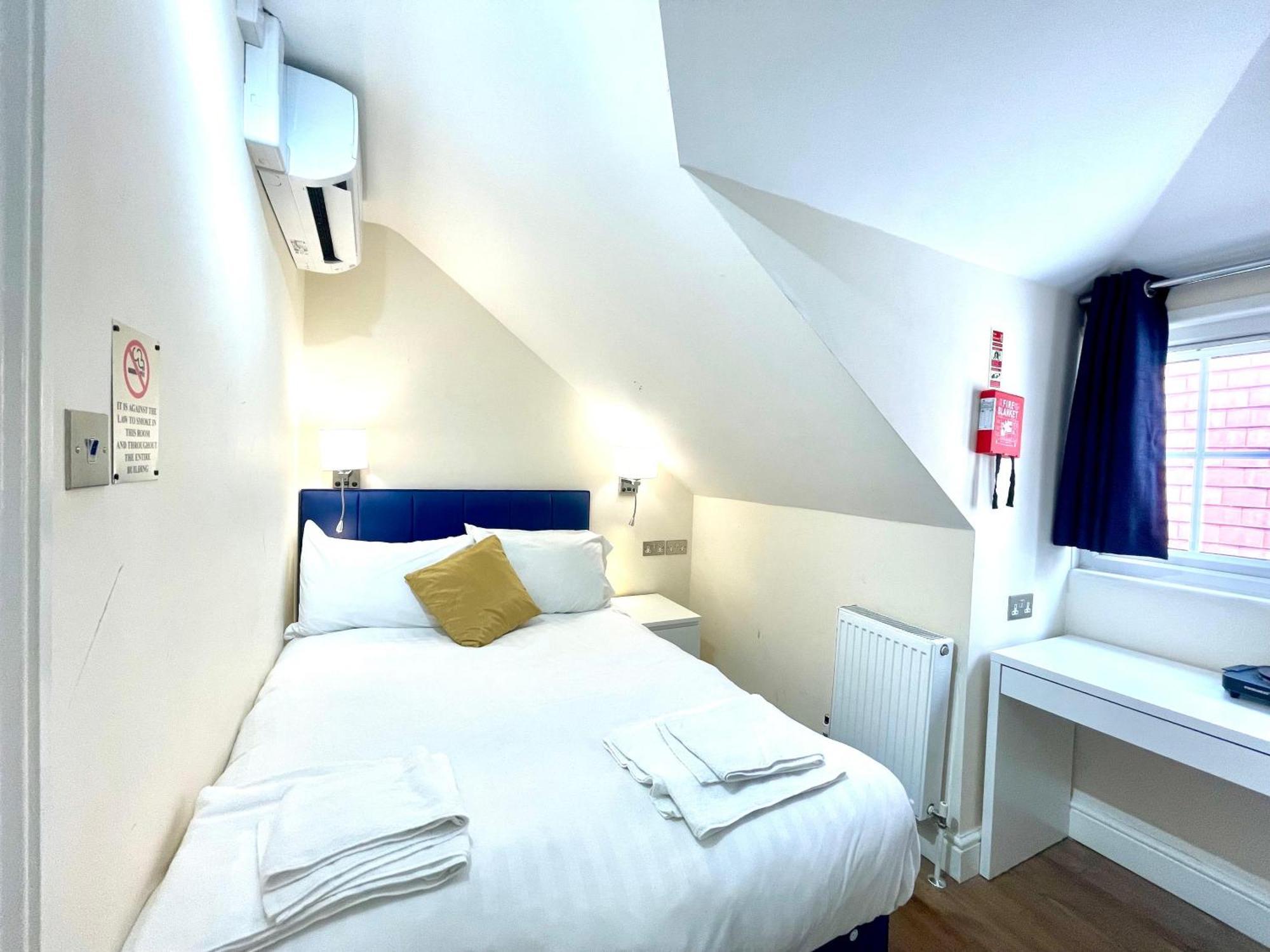 Crompton Guest House Hounslow Ngoại thất bức ảnh