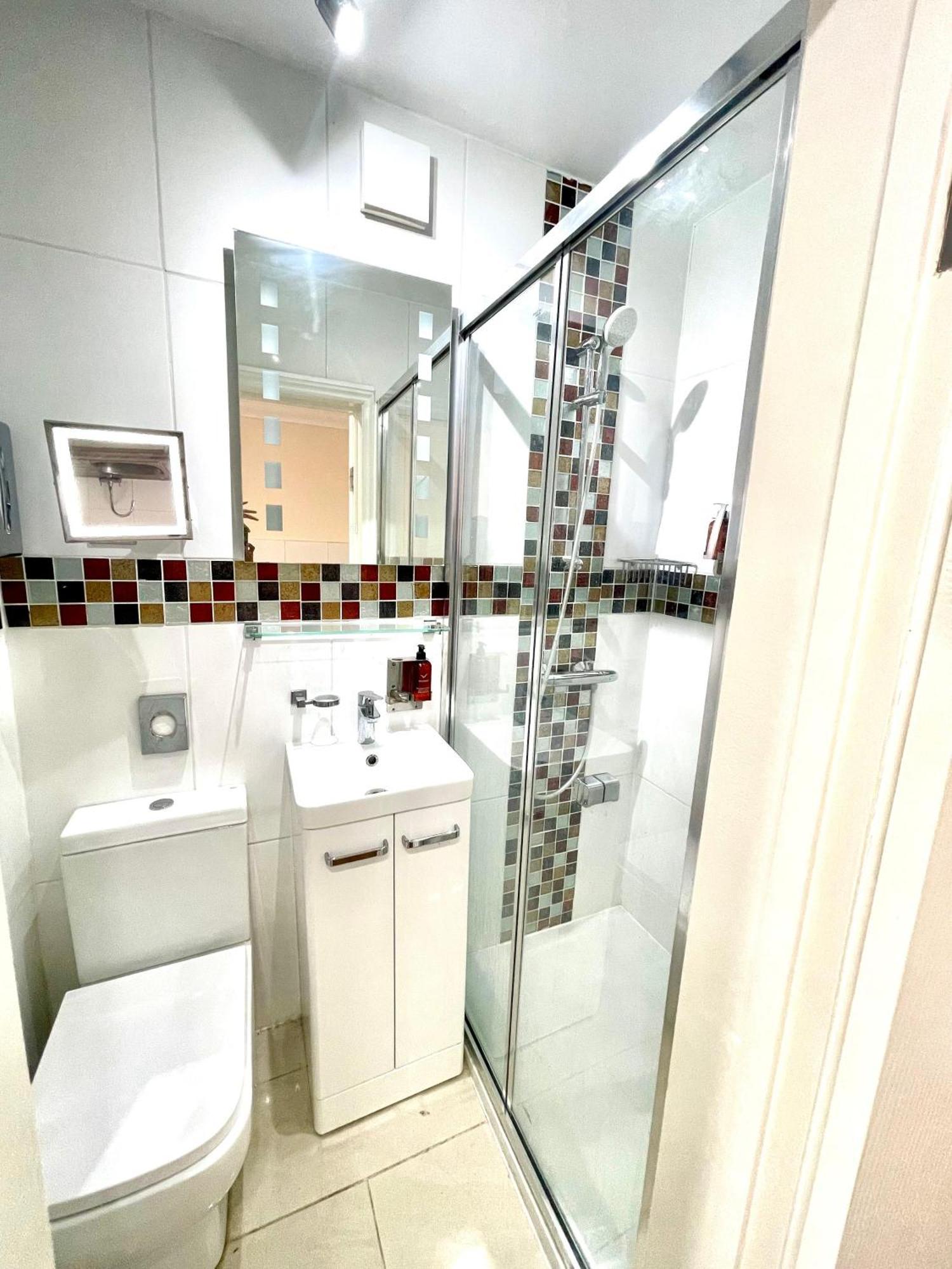 Crompton Guest House Hounslow Ngoại thất bức ảnh