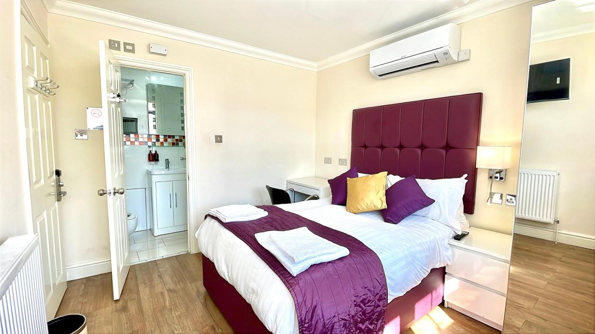Crompton Guest House Hounslow Ngoại thất bức ảnh