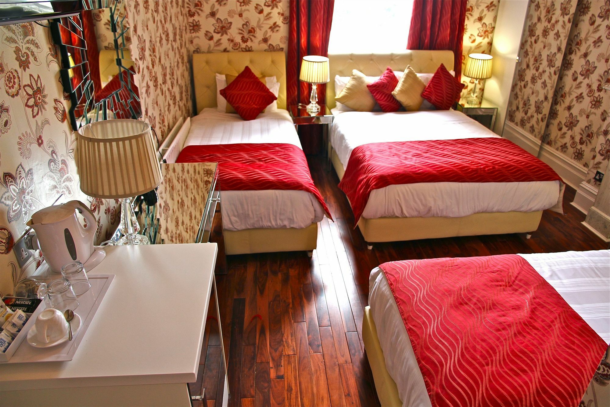 Crompton Guest House Hounslow Ngoại thất bức ảnh